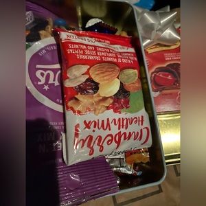 WOW I was thankful for the candy. They came back to give me a $20 bill 😭